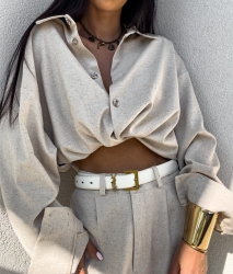 BY ME Koszula OVER SPRING natural – szaro-beż - Koszula Over charakteryzuje się luźnym krojem oraz zapięciem regulowanym na guziczki.

Skład: 90% wiskoza, 10% len

SPODNIE ZE ZDJĘĆ RÓWNIEŻ DOSTĘPNE W NASZEJ OFERCIE