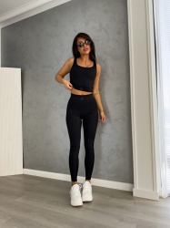 BY ME Legginsy GYM – czarne - Legginsy Gym z bardzo ciągliwego materiału, logowany pas.

Skład: 95% wiskoza, 5% elastan

TOP ZE ZDJĘĆ RÓWNIEŻ DOSTĘPNY W NASZEJ OFERCIE