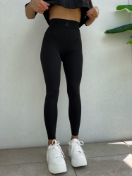 BY ME Legginsy GYM – czarne - Legginsy Gym z bardzo ciągliwego materiału, logowany pas.

Skład: 95% wiskoza, 5% elastan

TOP ZE ZDJĘĆ RÓWNIEŻ DOSTĘPNY W NASZEJ OFERCIE