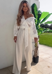 BY ME Kimono AŻUROWE romby – ecru - Ażurowe kimono to stylowy i lekki element garderoby, który łączy w sobie elegancję z komfortem. Wykonane z przewiewnego materiału, posiada subtelną ażurową strukturę, która nadaje mu unikalnego charakteru. Kimono jest przewiązywane, co pozwala na dopasowanie go do sylwetki oraz dodaje mu swobody w stylizacji. Można go nosić zarówno z przodu, jak i z tyłu, co daje szerokie możliwości noszenia i dostosowania do różnych stylizacji. Długi rękaw zakończony gumką sprawia, że kimono jest wygodne i dobrze trzyma się na ramionach, dodając całości eleganckiego wyglądu. Idealne do noszenia na co dzień lub na bardziej formalne okazje.

Skład: 100% bawełna

SPODNIE ZE ZDJĘĆ RÓWNIEŻ DOSTĘPNE W NASZEJ OFERCIE