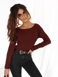 Fashion Studio Dzianinowy sweter - czekoladowy - Piękny dzianinowy sweterek, który śmiało możemy nosić jako bluzkę lub bazę do wielu stylizacji.